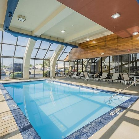 Red Roof Inn & Suites Cleveland - Elyria Εξωτερικό φωτογραφία