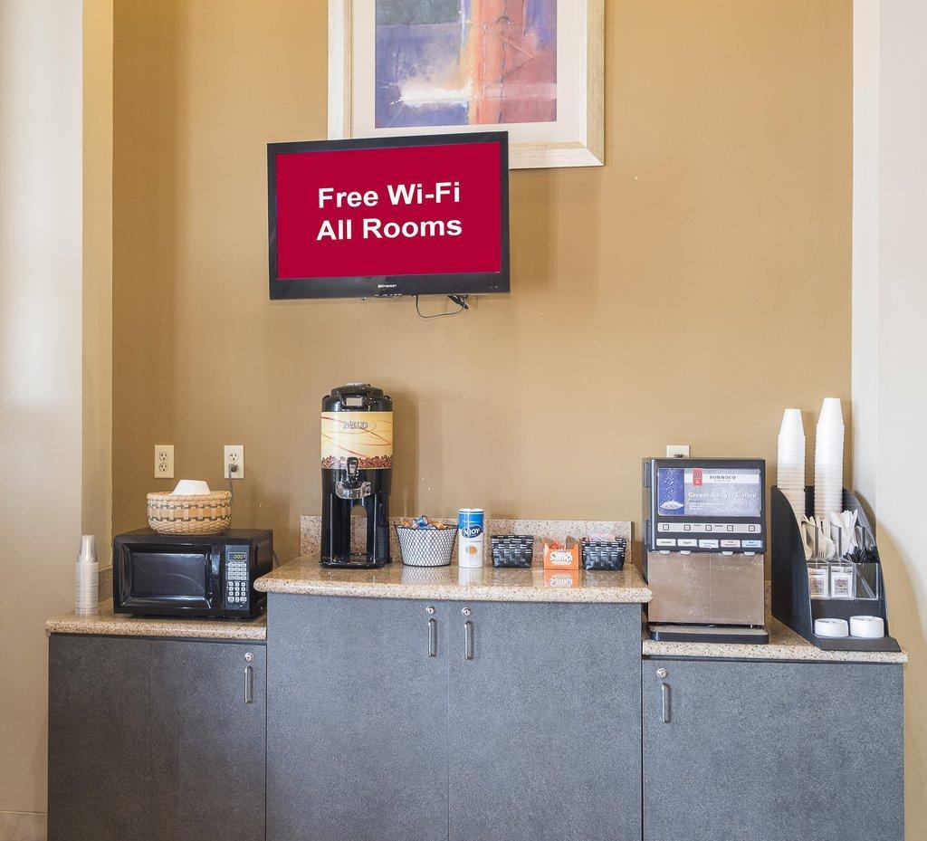Red Roof Inn & Suites Cleveland - Elyria Εξωτερικό φωτογραφία