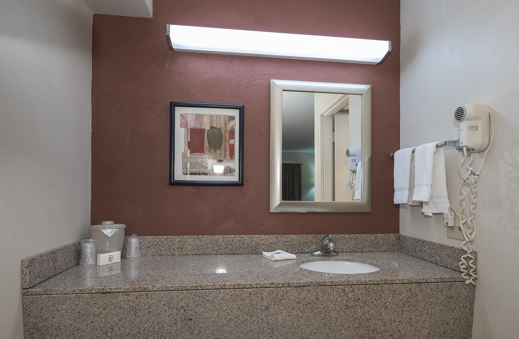 Red Roof Inn & Suites Cleveland - Elyria Εξωτερικό φωτογραφία