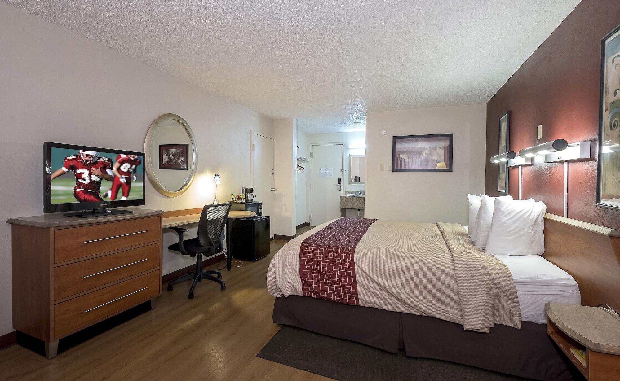 Red Roof Inn & Suites Cleveland - Elyria Εξωτερικό φωτογραφία