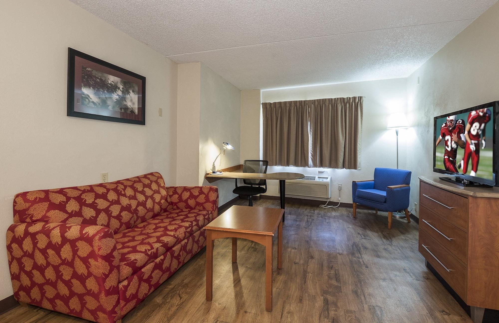 Red Roof Inn & Suites Cleveland - Elyria Εξωτερικό φωτογραφία