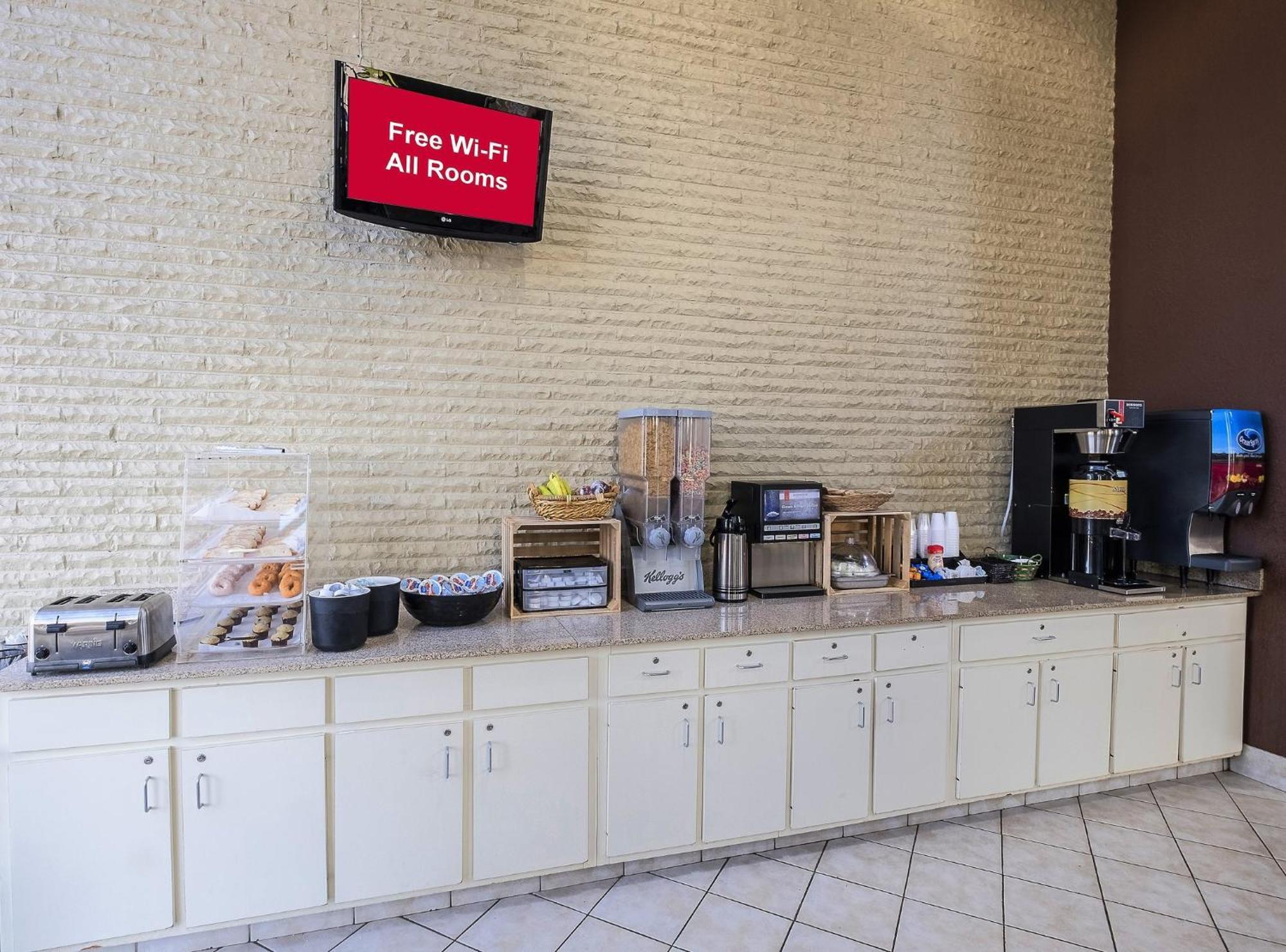 Red Roof Inn & Suites Cleveland - Elyria Εξωτερικό φωτογραφία