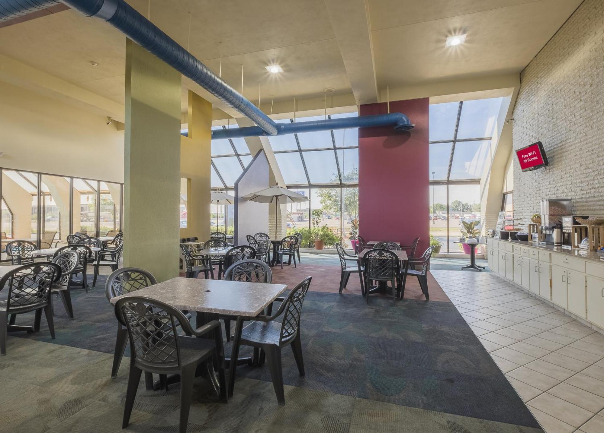 Red Roof Inn & Suites Cleveland - Elyria Εξωτερικό φωτογραφία
