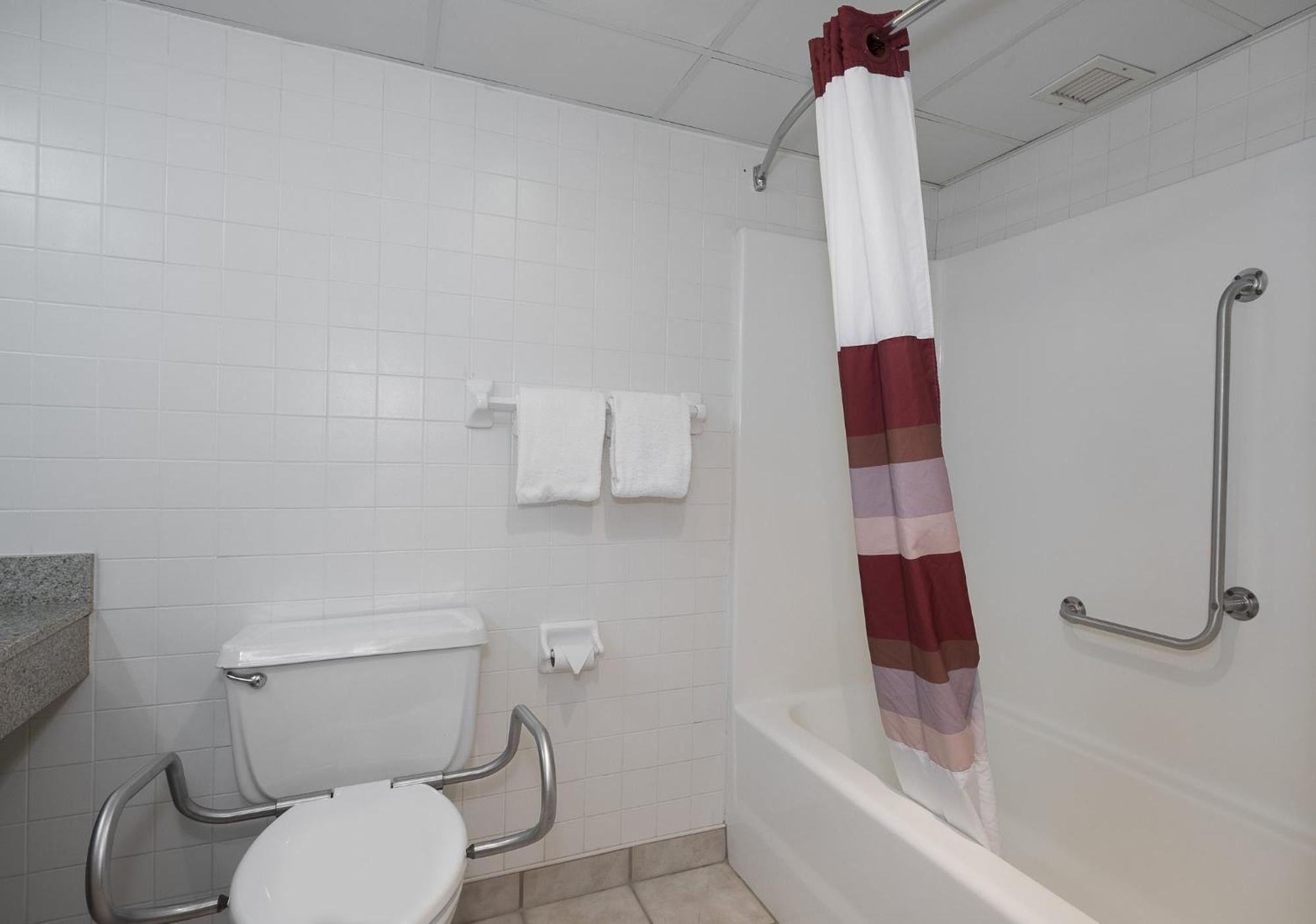Red Roof Inn & Suites Cleveland - Elyria Εξωτερικό φωτογραφία