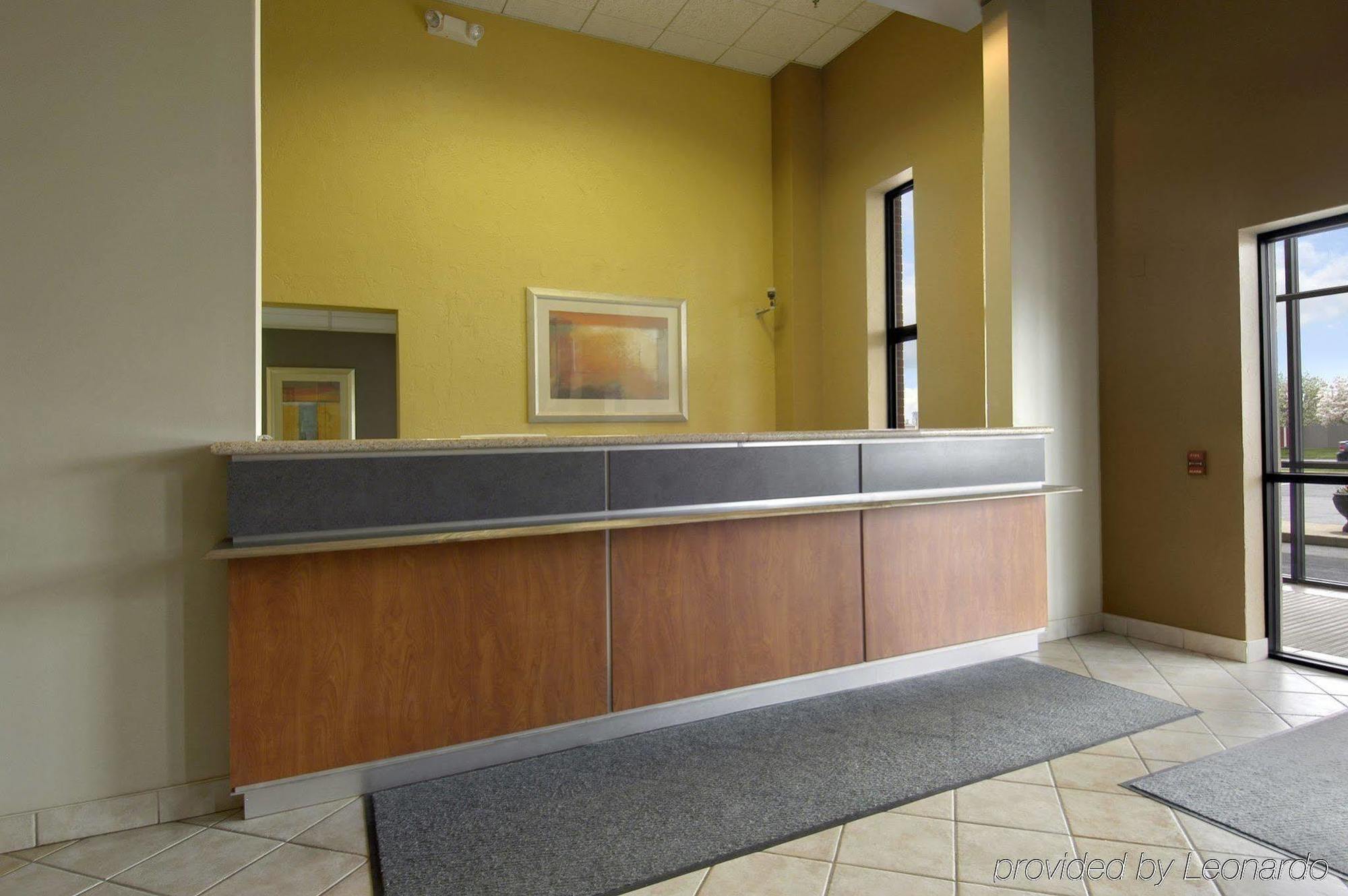 Red Roof Inn & Suites Cleveland - Elyria Εξωτερικό φωτογραφία