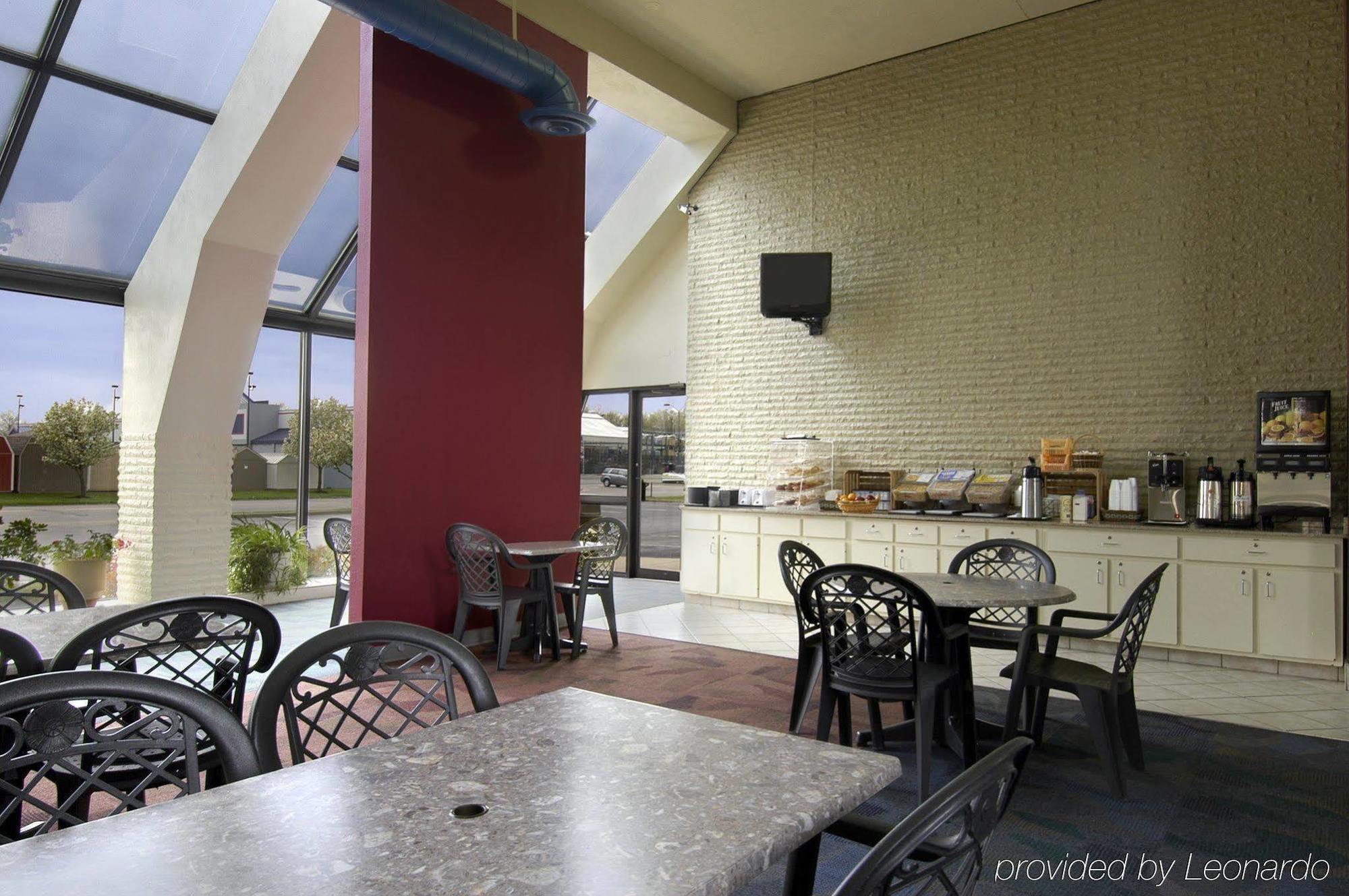 Red Roof Inn & Suites Cleveland - Elyria Εξωτερικό φωτογραφία